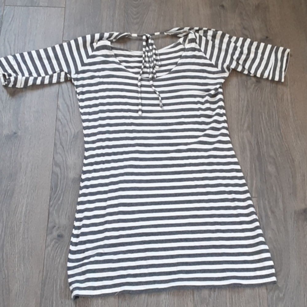 H & M Dress - Picture 2 of 5